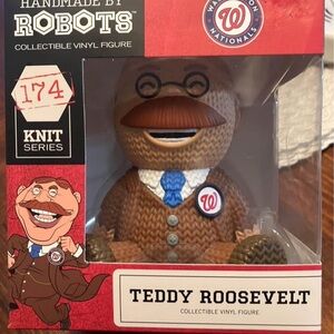 Washington Nationals Teddy Roosevelt Collectible Vinyl Figure - Brown